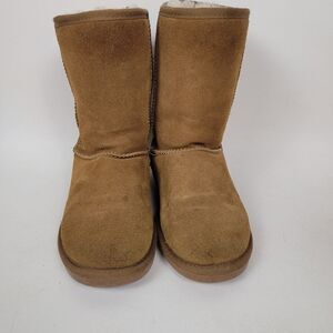 Minnetonka Genuine Sheepskin leather Women Olympia Short Boots Golden Tan size 8